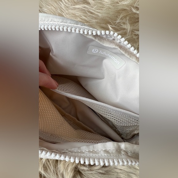 Lululemon | NWT Everywhere Belt Bag Large 2L White Opal New Tags Sold Out - Picture 9 of 15